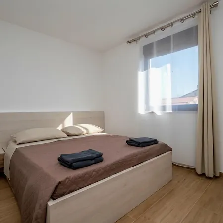 Apartment Karin Murine