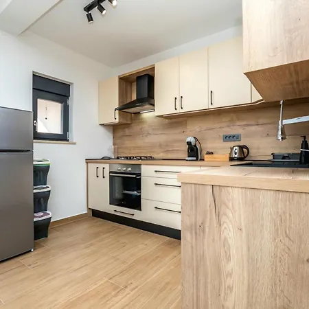 Karin Apartment Murine